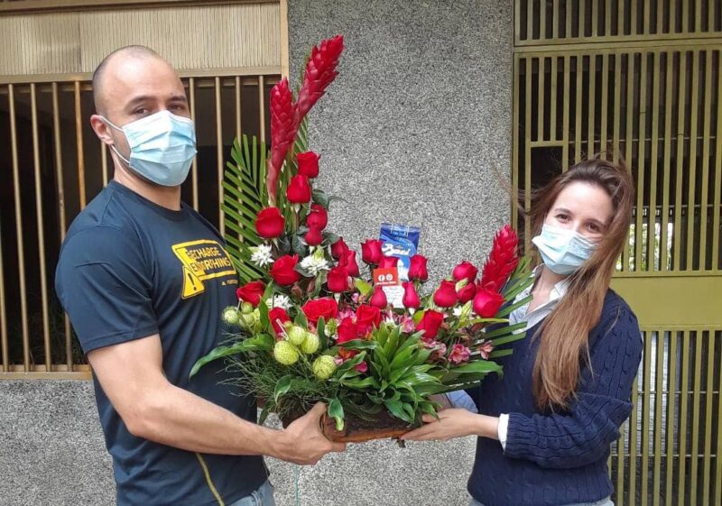 Jardinera de Rosas - Enviar flores. - Imagen 4