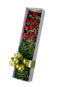 caja de rosas rojas
