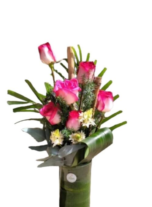 Detalle de Rosas - Arreglo de Flores.