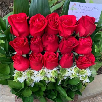 arreglo de rosas rojas