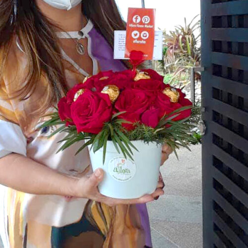 arreglo-flores--rosas-chocolates-amor-real-aflora-floristeria-venezuela-ecuador-01 flores en venezuela