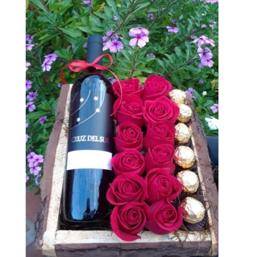 Tentacion de Amor - Arreglo de Rosas, Bombones y Vino
