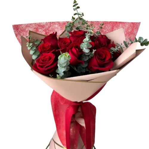 Amore Mio - Bouquet de 12 Rosas y Eucalipto